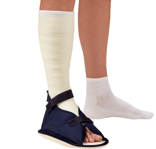 DeRoyal Canvas Cast Shoe