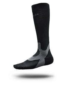 Load image into Gallery viewer, Mueller Black Graduated Compression Recovery Socks - 1 pair