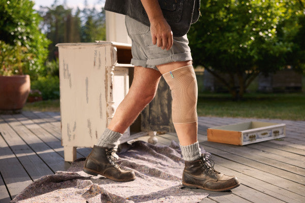 Load image into Gallery viewer, Actimove Knee Support Closed Patella