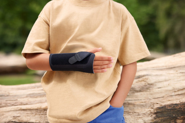 Load image into Gallery viewer, Actimove Wrist Stabilizer Removable Metal Stay, Left or Right