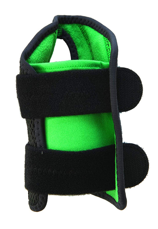 Mueller Fitted Wrist Brace Green Line - Fitted Wrist Brace