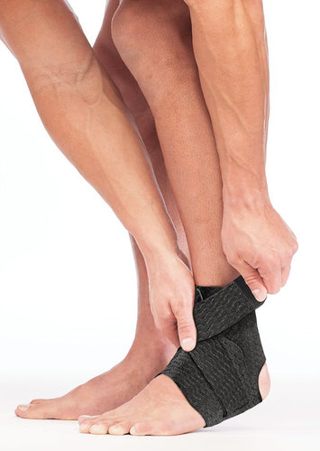 Mueller Adjustable Ankle Support Green Line