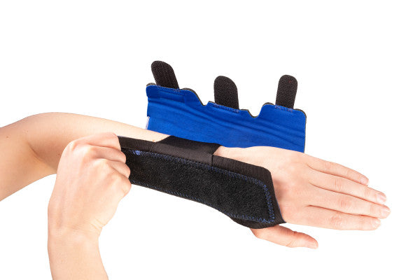 Load image into Gallery viewer, Actimove Manus Wrist Stabilizer, Right/Left, Black
